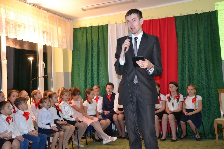 Wieczornica patriotyczna odbyła się w Szkole Podstawowej w Godynicach w gminie Brąszewice