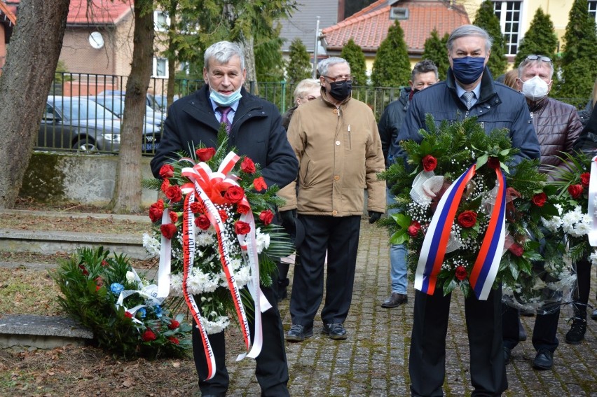 Lębork. Konsul Generalny Rosji w Gdańsku złożył kwiaty na cmentarzu żołnierzy Armii Czerwonej
