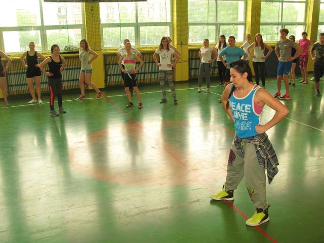 Uczniowie ZSP przy ul. Browarowej w Żninie zadbali o zdrowie m.in. słuchając wykładu na temat zdrowego odżywiania i tańcząc zumbę.