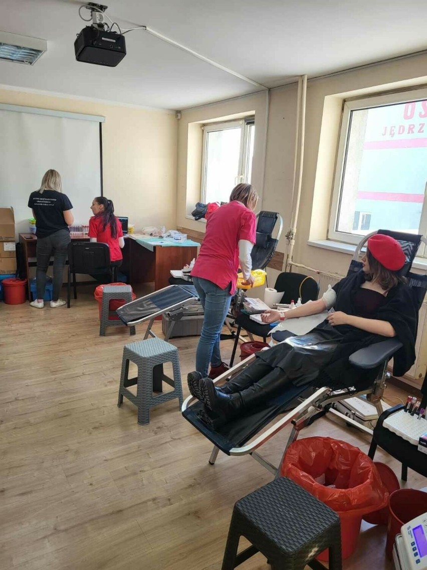 Kolejna udana akcja Fundacji Miśka Zdziśka w Jędrzejowie. Uzbierano około 9 litrów krwi