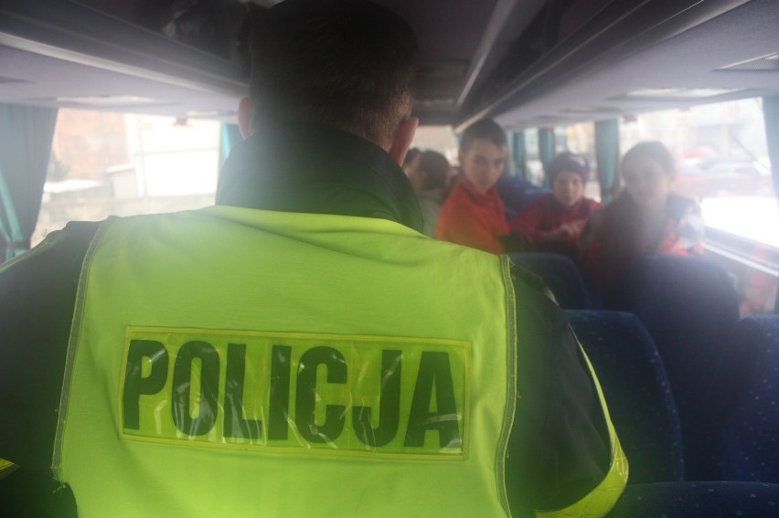 Policjanci kontrolowali autokary w Zawierciu 7 02 2015