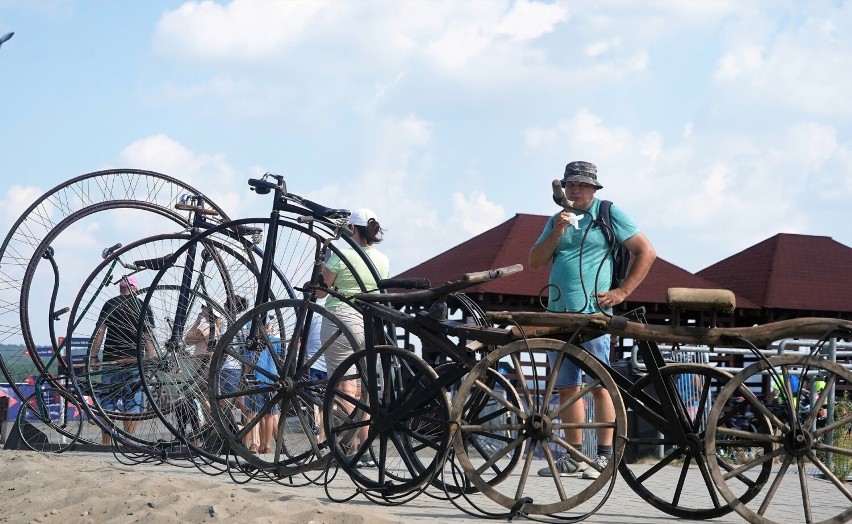Na Pustyni Błędowskiej odbył się rodzinny rajd rowerowy w cyklu "Małopolska tour"