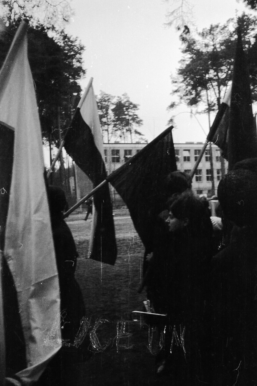 Tych fotografii Goleniowa nie widzieliście. 1 maja 1970 roku - znajdziecie siebie lub znajomych?