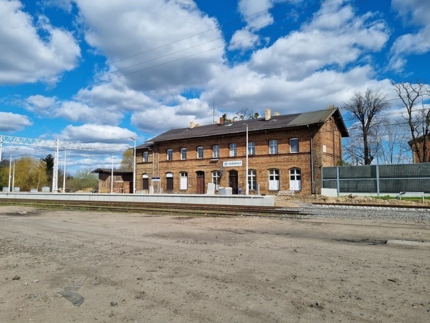 Archiwalne zdjęcia z remontu linii kolejowej Czerwieńsk -...