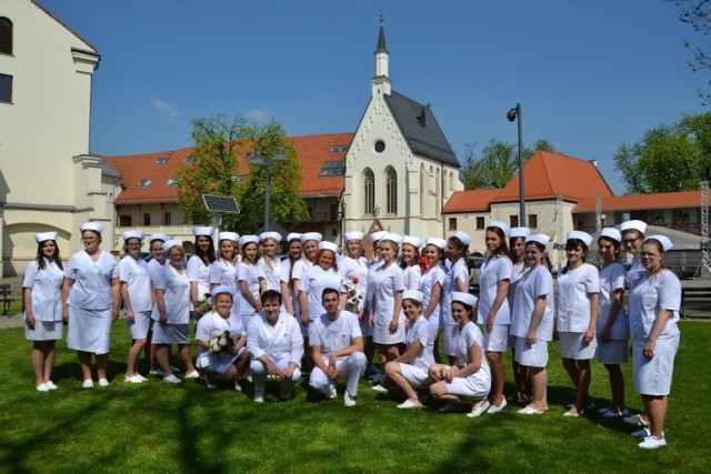 Tak wyglądało czepkowanie studentów PWSZ na Zamku Piastowskim