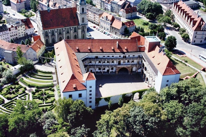 Przepiękny Zamek Piastów Śląskich w Brzegu.