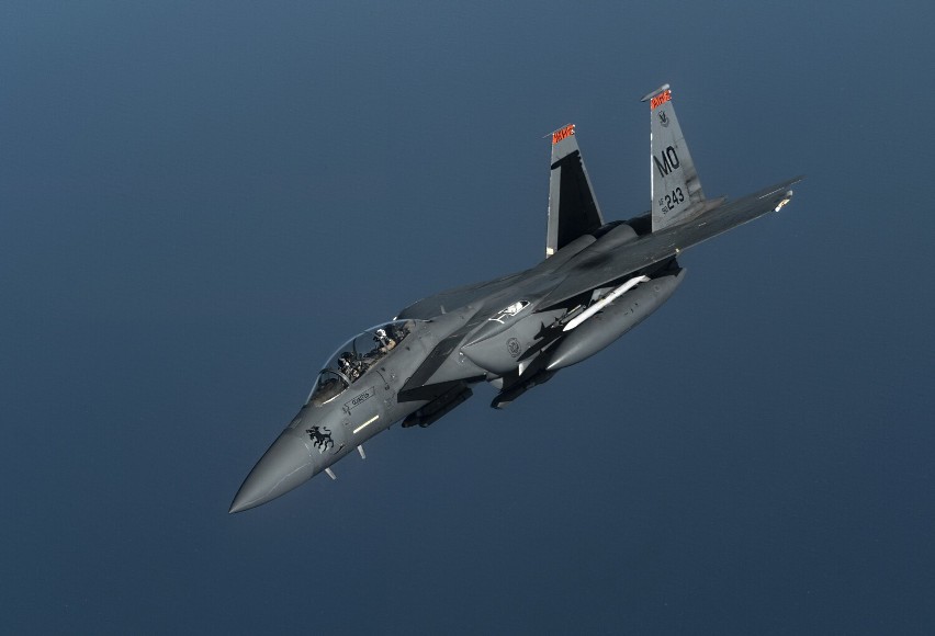 Amerykańskie F15 zastąpiły eskadrę F22 w bazie w Łasku