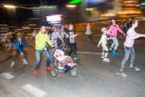 Nightskating. Rolkarze przejechali przez centrum w ramach Orlen Warsaw Marathon [ZDJĘCIA]