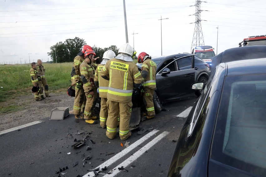 Wypadek na drodze Legnica - Złotoryja, cztery osoby przewiezione do szpitala