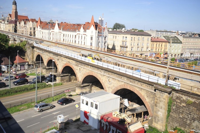 Wiadukt na Grzegórzkach. Nie rozbierać zabytku, pociąg poprowadzić osobną konstrukcją