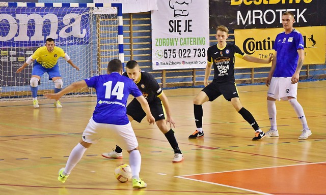 Inauguracja nowego sezonu futsalowego w Pile wypadła pomyślnie dla naszego zespołu