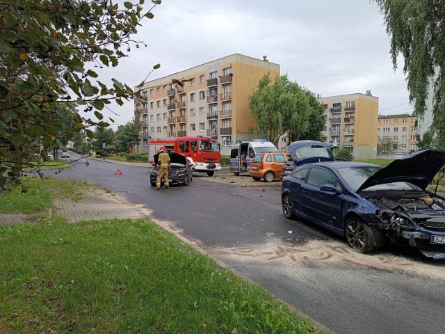 Do groźnie wyglądającego zderzenia doszło w Zabrzu 9 sierpnia w godzinach przedpołudniowych. W stłuczce na skrzyżowaniu ulic Kalinowej i Leszczynowej brały udział dwa samochody.