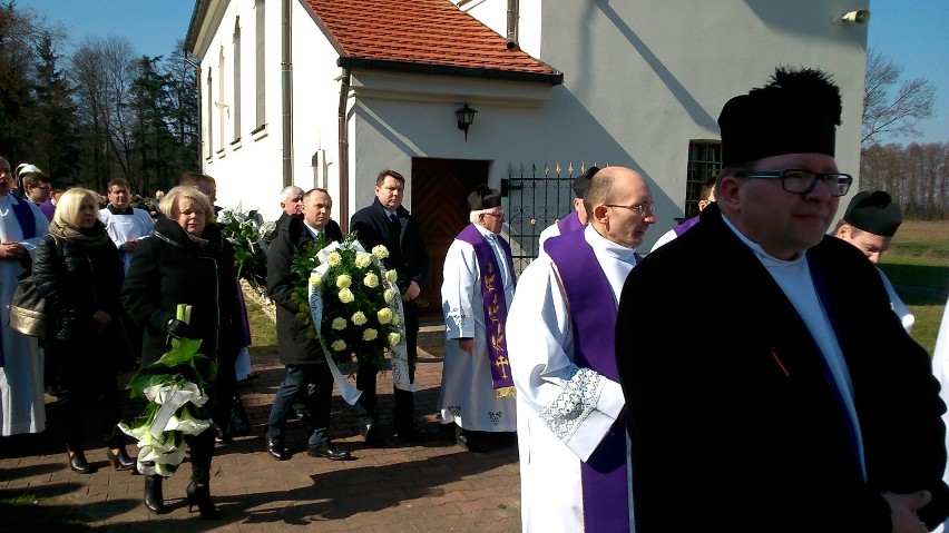 Pogrzeb księdza Marka Bobka w Kretkowie