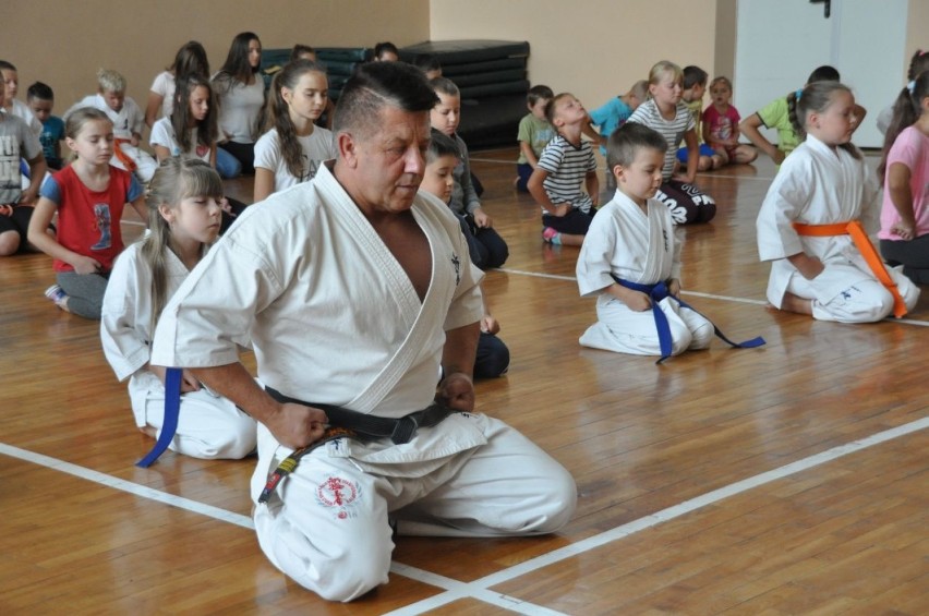 Sport, atrakcje i wycieczki czekają na uczestników letniej akademii karate  