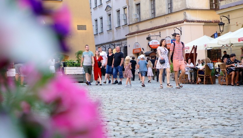 Tłumy lublinian i turystów na deptaku i Starym Mieście