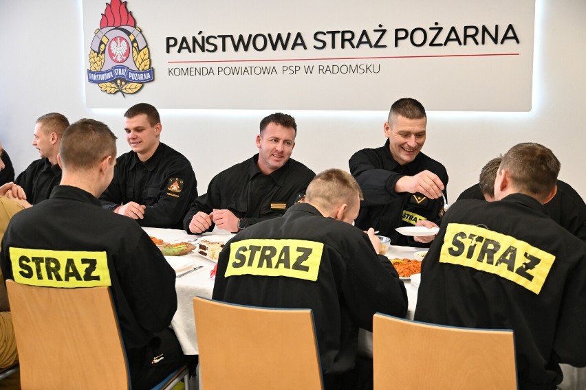 Wigilia u strażaków. Spotkanie opłatkowe w KP PSP w Radomsku. ZDJĘCIA