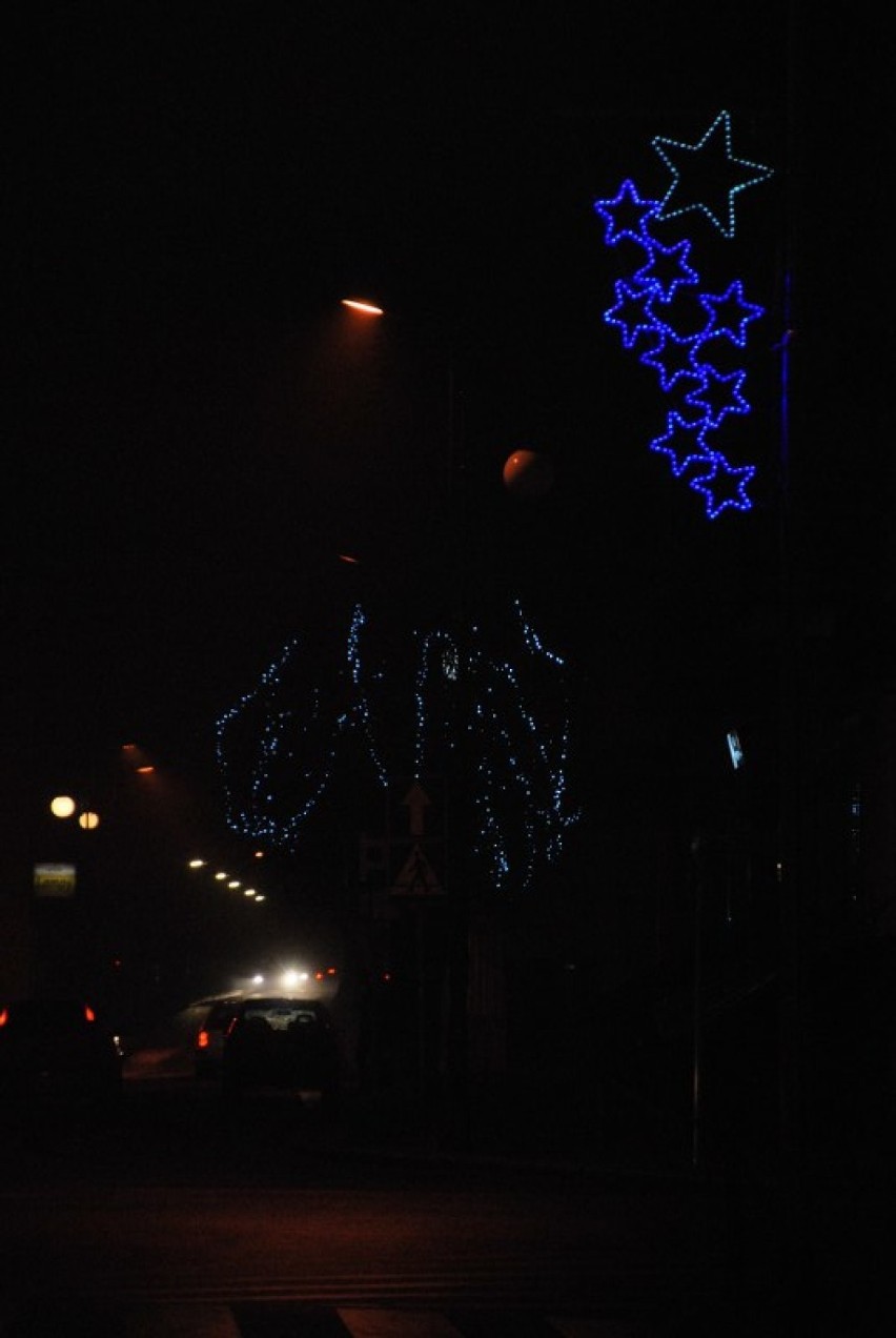 Świąteczne lampki zdobią ulice miast