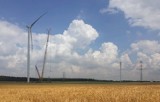 Pod Krapkowicami stanęły wiatraki mierzące 125 metrów! Elektrownia wiatrowa należy do spółki AM Energetyka