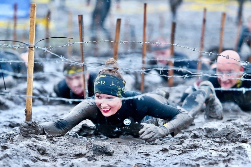 W błocie, w deszczu, zlani potem... Oto Runmageddon 2020 Wrocław. Zobacz zdjęcia z imprezy!