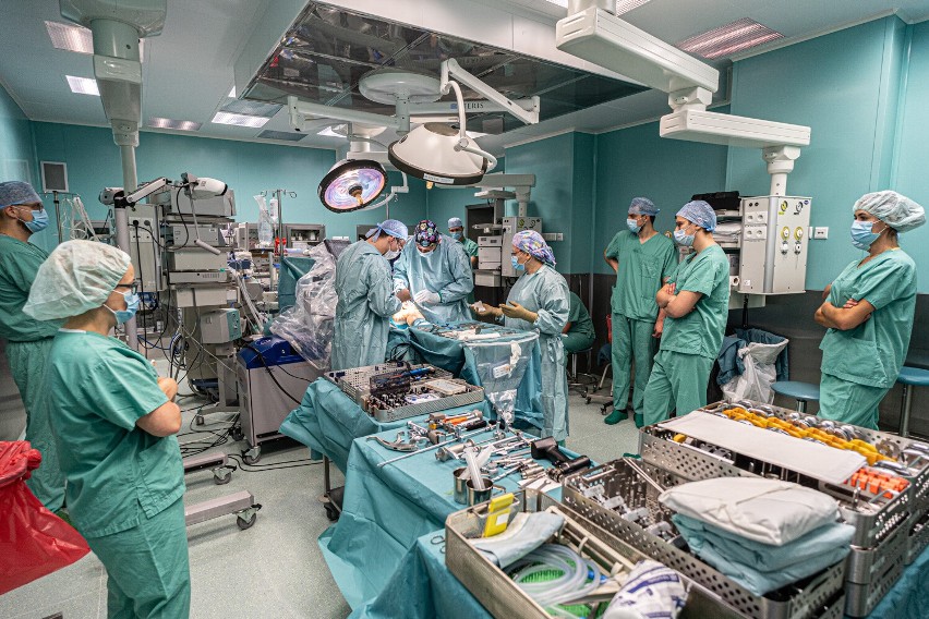 Warszawa. Najnowocześniejszy na świecie robot ortopedyczny operuje na WUM