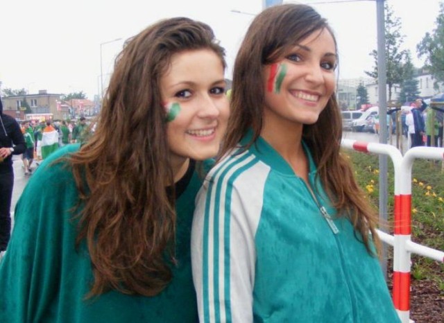 Piękne dziewczyny dopingują w czasie Euro 2012 nie tylko ...