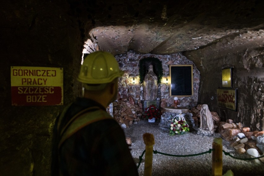 Szczególnym miejscem w kopalni jest kaplica znajdująca się w...