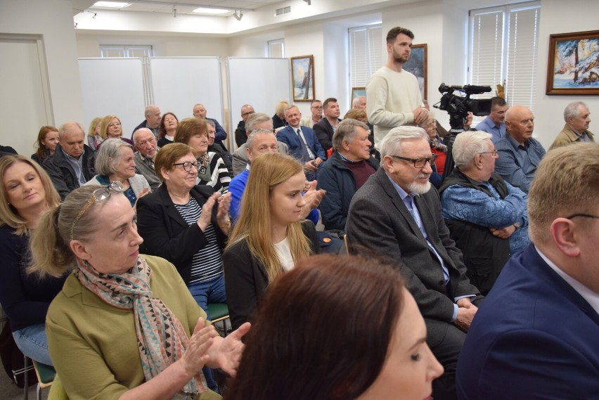 Politycy PO na spotkaniu w Sokółce. A wcześniej, w kontrze - konferencja prasowa PiS z hasłem "brak zgody na ich obecność w powiecie"