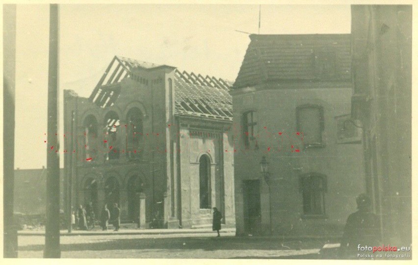 Przy ulicy Zamkowej stała żydowska synagoga, o której...
