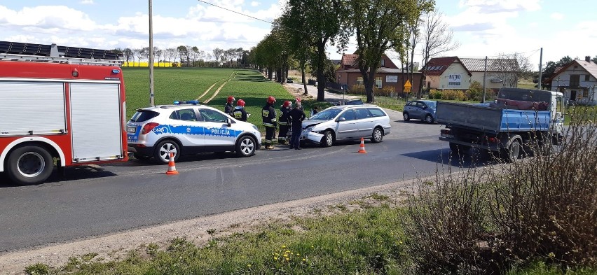 Strażacy z powiatu brodnickiego w akcji. Pożar kabiny auta i sadzy w kominie