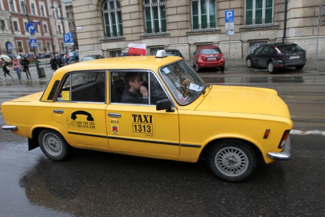 Taksówkarze po raz kolejny wyjechali na miasto, aby protestować ...