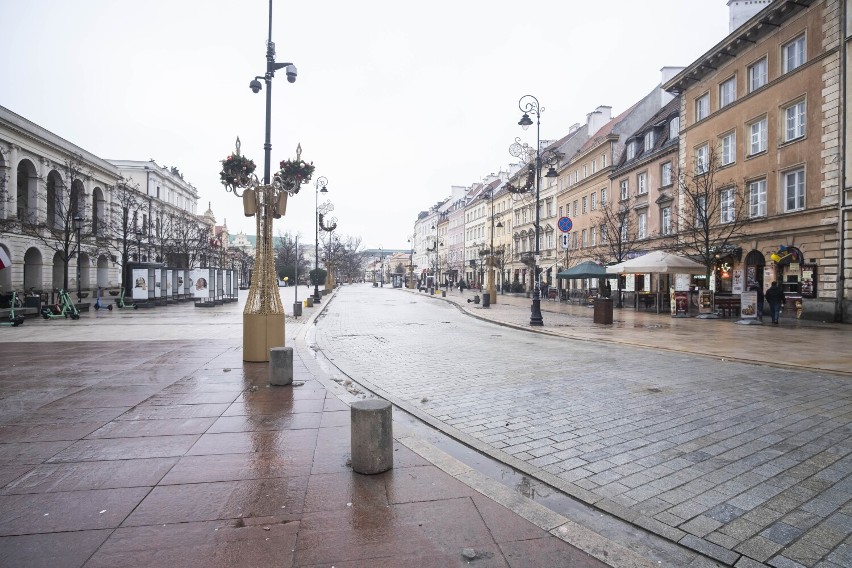 Całkowicie wyludnione miasto. Puste ulice Warszawy. Tak wyglądają ulice stolicy podczas świąt