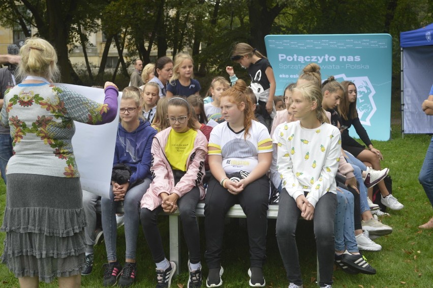 Nie śmiecimy – Sprzątamy - Zmieniam. Pod takim hasłem odbyła się eko eskapada w Zgorzelcu [ZDJĘCIA]