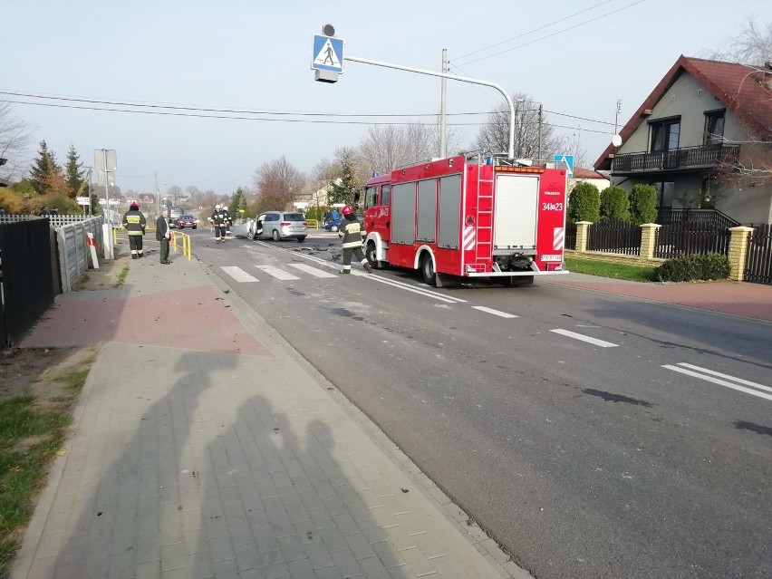 Wypadek w Jankowie Pierwszym pod Kaliszem. Dwie osoby ranne