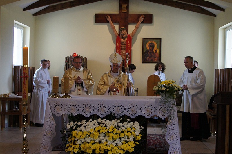 Błogosławiony Jan Paweł II patronem parafii na osiedlu Dobrzec w Kaliszu. Zobacz film i zdjęcia