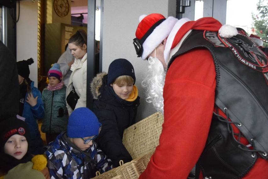 Nie tylko dzieci bawiły się świetnie podczas świątecznej miejskiej imprezy w Skierniewicach