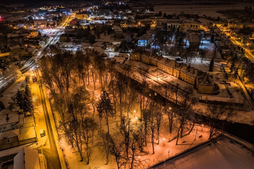 Staszów i Golejów w zimowej scenerii. Wyjątkowe zdjęcia z drona (GALERIA)