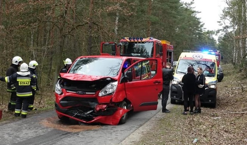 Wypadek za Gorzkowicami we wsi Pieńki Gorzkowskie. Zderzyły...