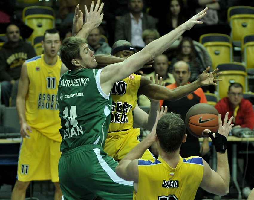 Euroliga: Czwarta porażka mistrzów Polski. Asseco Prokom - Uniks Kazań 68:72