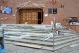 Stalowa Wola. W kościele Trójcy Przenajświętszej ułożono ogrzewanie podłogowe, teraz wymieniają schody