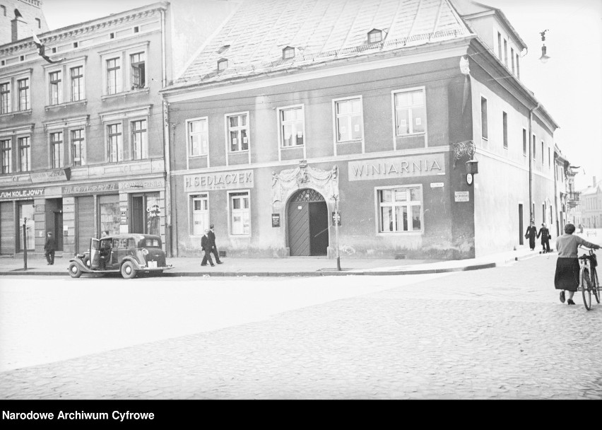 Fragment ulicy, widoczny budynek winiarni (1937)