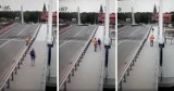 Mężczyzna próbował... przeskoczyć most w Gdańsku Sobieszewie. Nic nie robił sobie ze szlabanu i czerwonego światła. Było o krok od tragedii 
