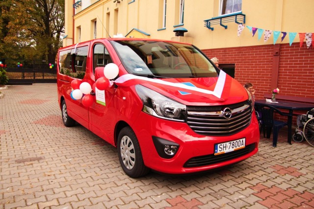 Nowy samochód dla podopiecznych DPS "Nadzieja" w Chorzowie ZDJĘCIA