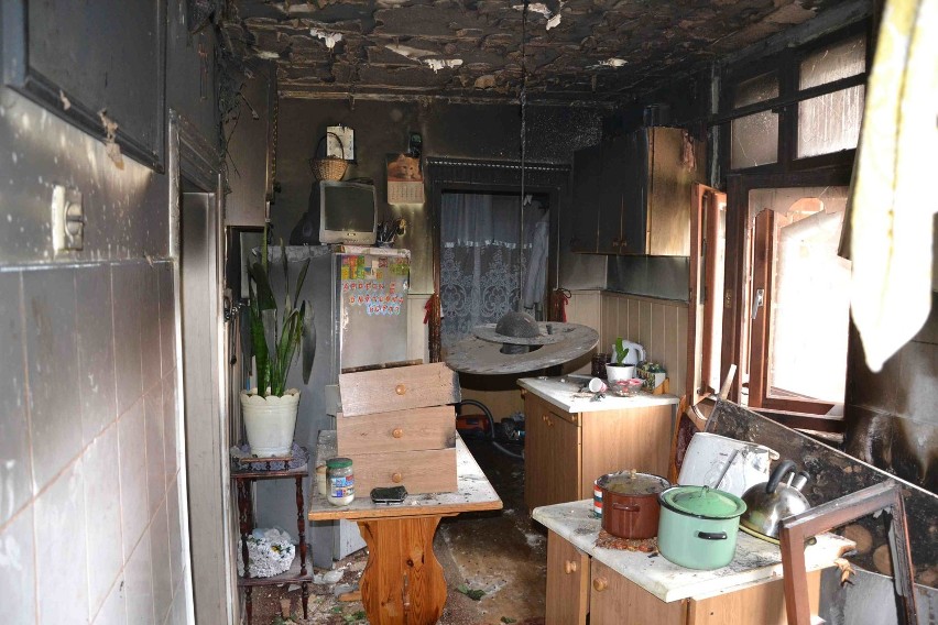 Malbork: Po pożarze w budynku przy 500-lecia. Kuchnia całkiem zniszczona, mieszkanie okopcone