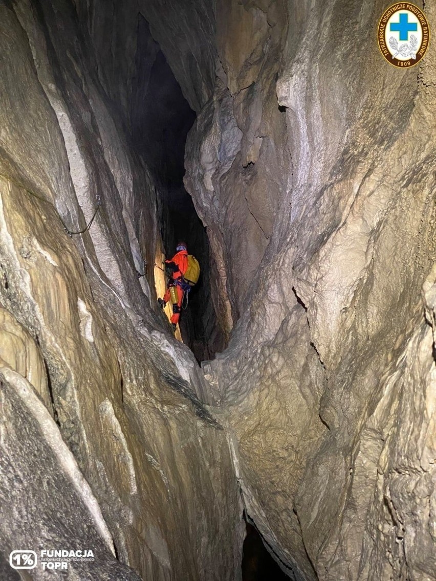Tatrzańskie podziemia. Czyli jak wygląda rzeczywistości w górskich jaskinie. Zobacz niesamowite zdjęcia TOPR  