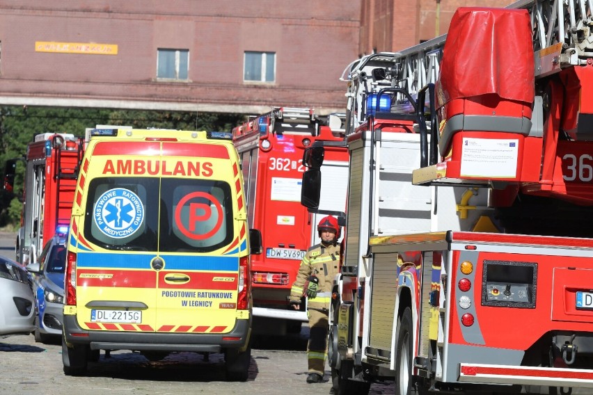 Pożar mieszkania w budynku przy ulicy kard. Bolesława Kominka w Legnicy, zobaczcie zdjęcia