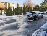 Niebezpiecznie na skrzyżowaniu ulic Zachodniej i Pomorskiej w Pleszewie! Po zderzeniu kobieta trafiła do szpitala