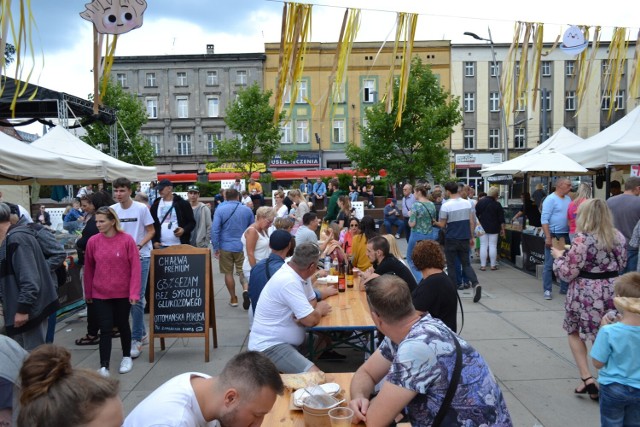 Chorzowski rynek od 1 do 3 września gościł festiwal kulinarny. Wiele mieszkańców przyszło spróbować egzotycznych potraw.