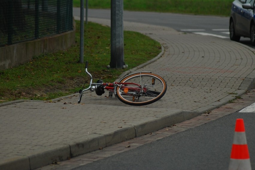 Wypadek w Jarocinie: Rowerem potrącił pieszego