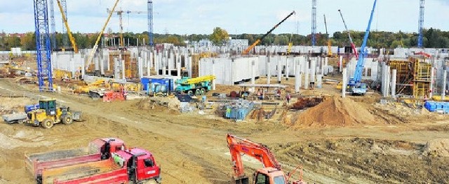 Urzędnicy chcą, aby powstało więcej ośrodków treningowych na Euro 2012. Na zdjęciu budowa stadionu we Wrocławiu