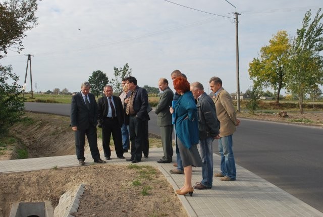 W 2011 r. odnowiono drogę w Radoszewicach. W tym roku, znów przy udziale finansowym gminy Siemkowice, zrobiony zostanie kolejny odcinek